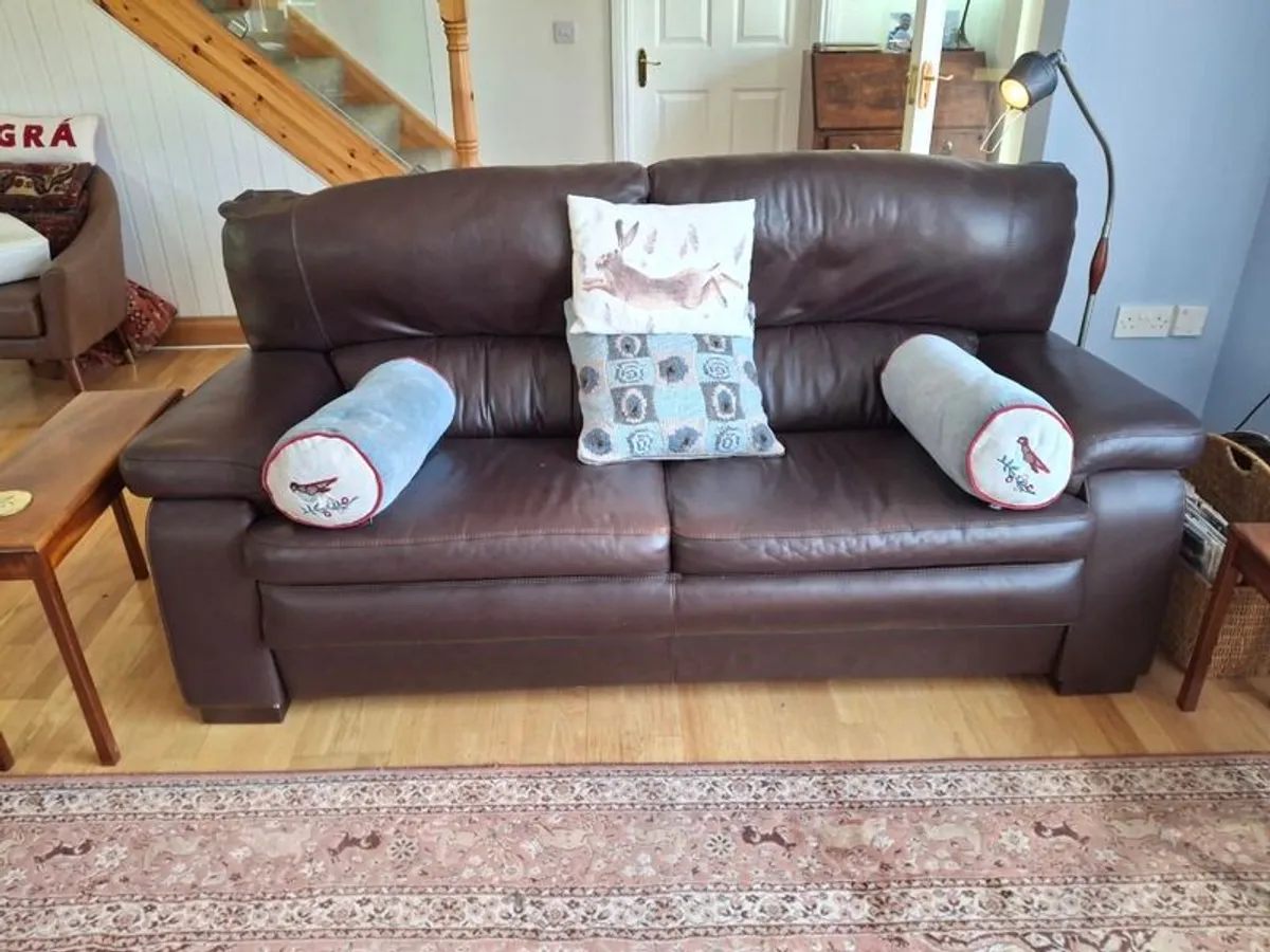 Leather Sofas 1 and 2 Excellent Condition - Image 1