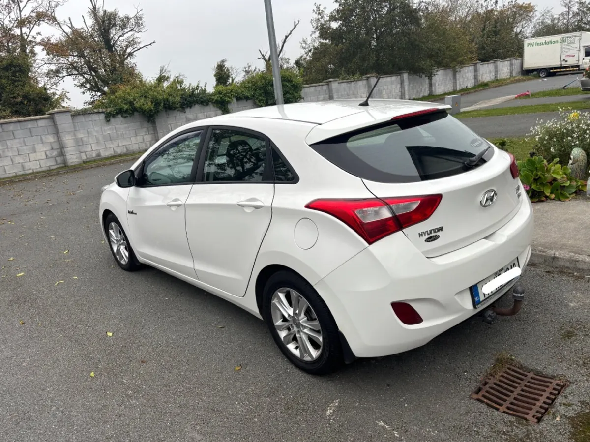 Hyundai i30 2014 - Image 2
