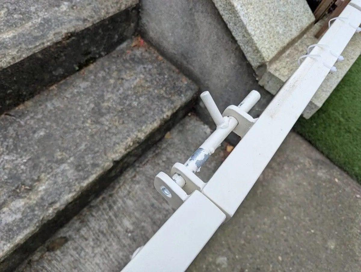 Small metal gates - Image 3