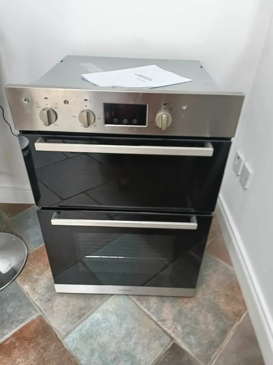 Oven - Image 1