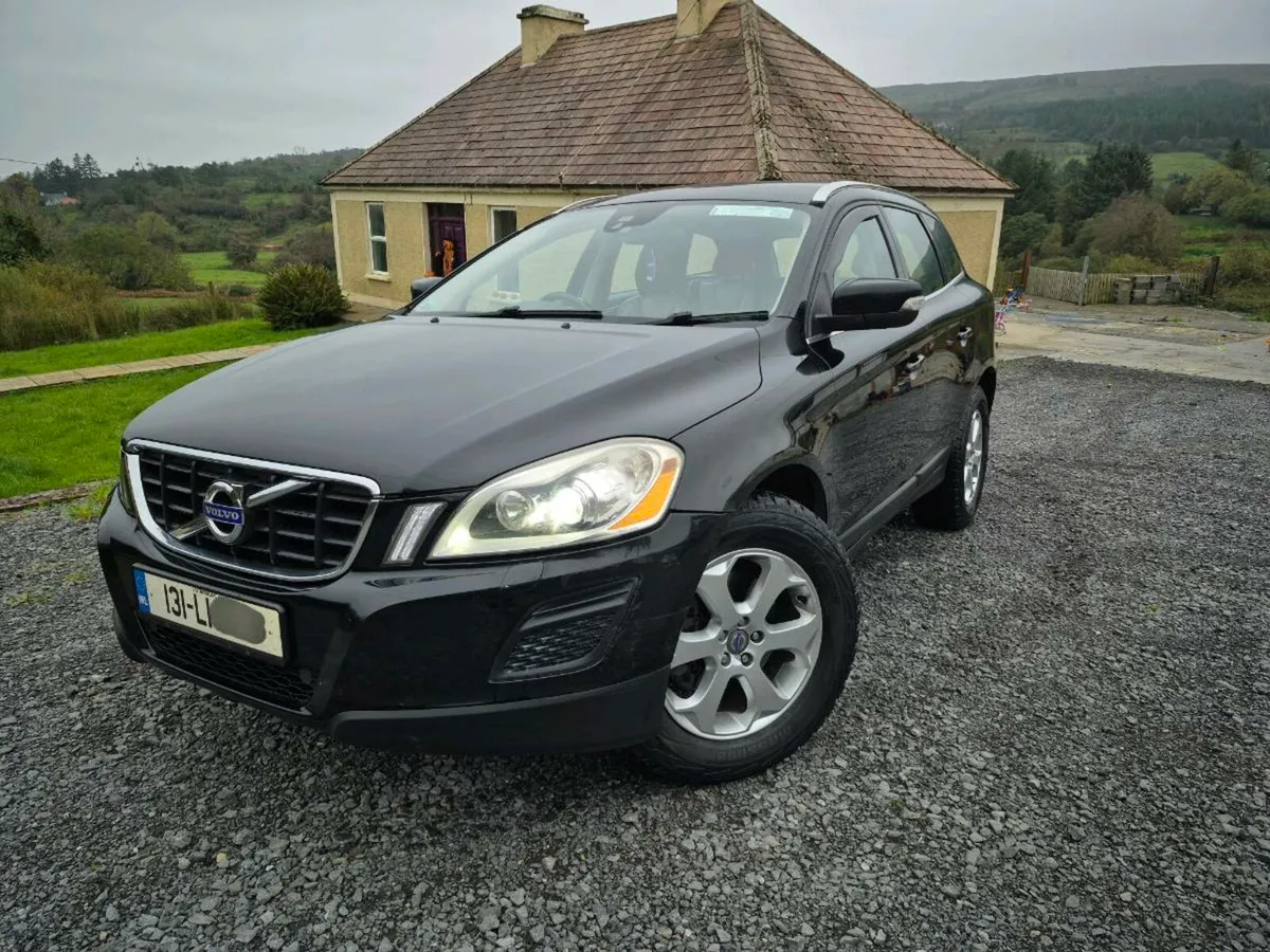2013 Volvo xc60 2.4 GT AWD - Image 3