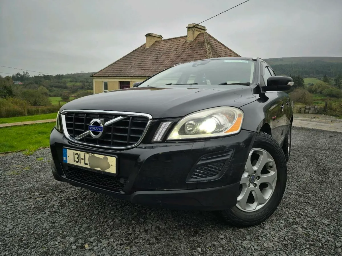 2013 Volvo xc60 2.4 GT AWD - Image 4