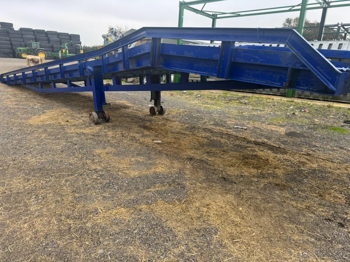 Loading ramp - Image 4