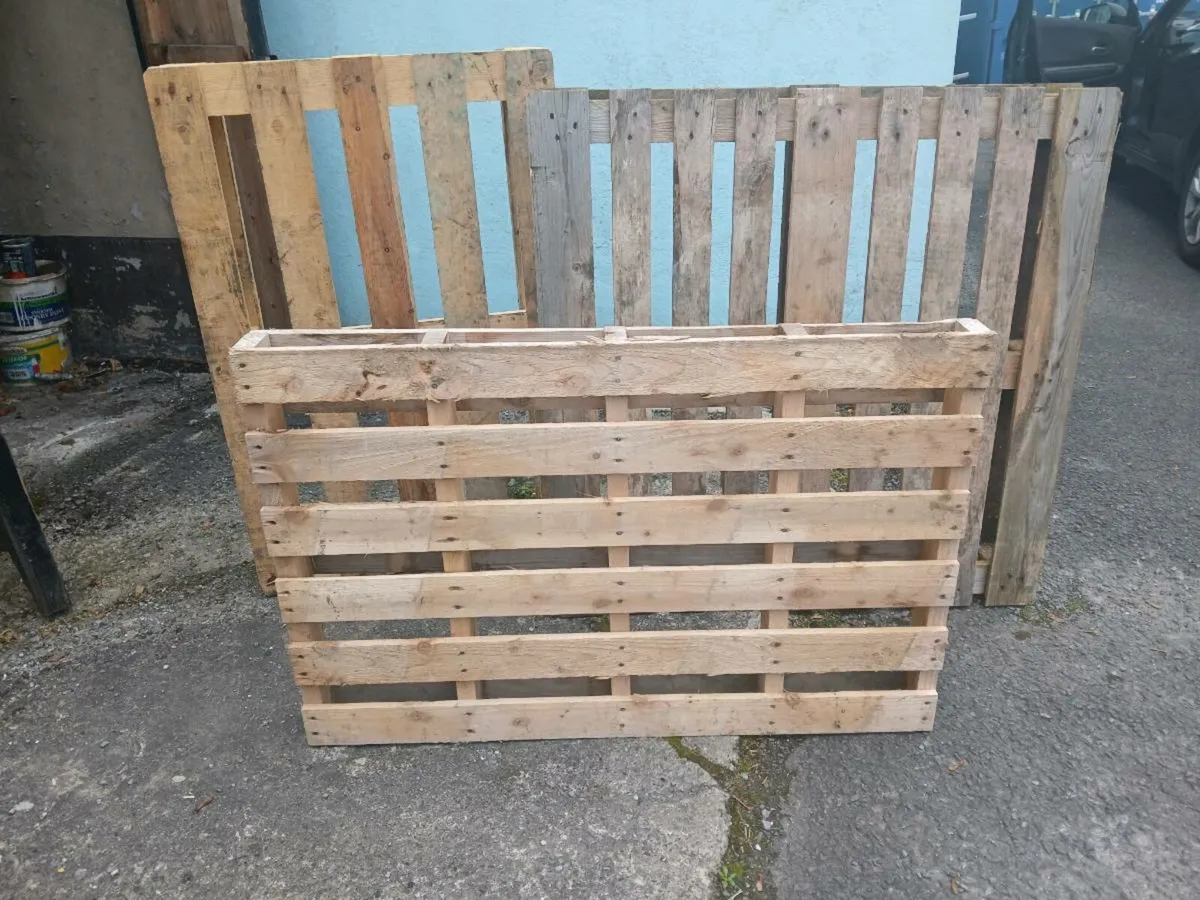 Pallets, three FREE of charge wooden pallets0