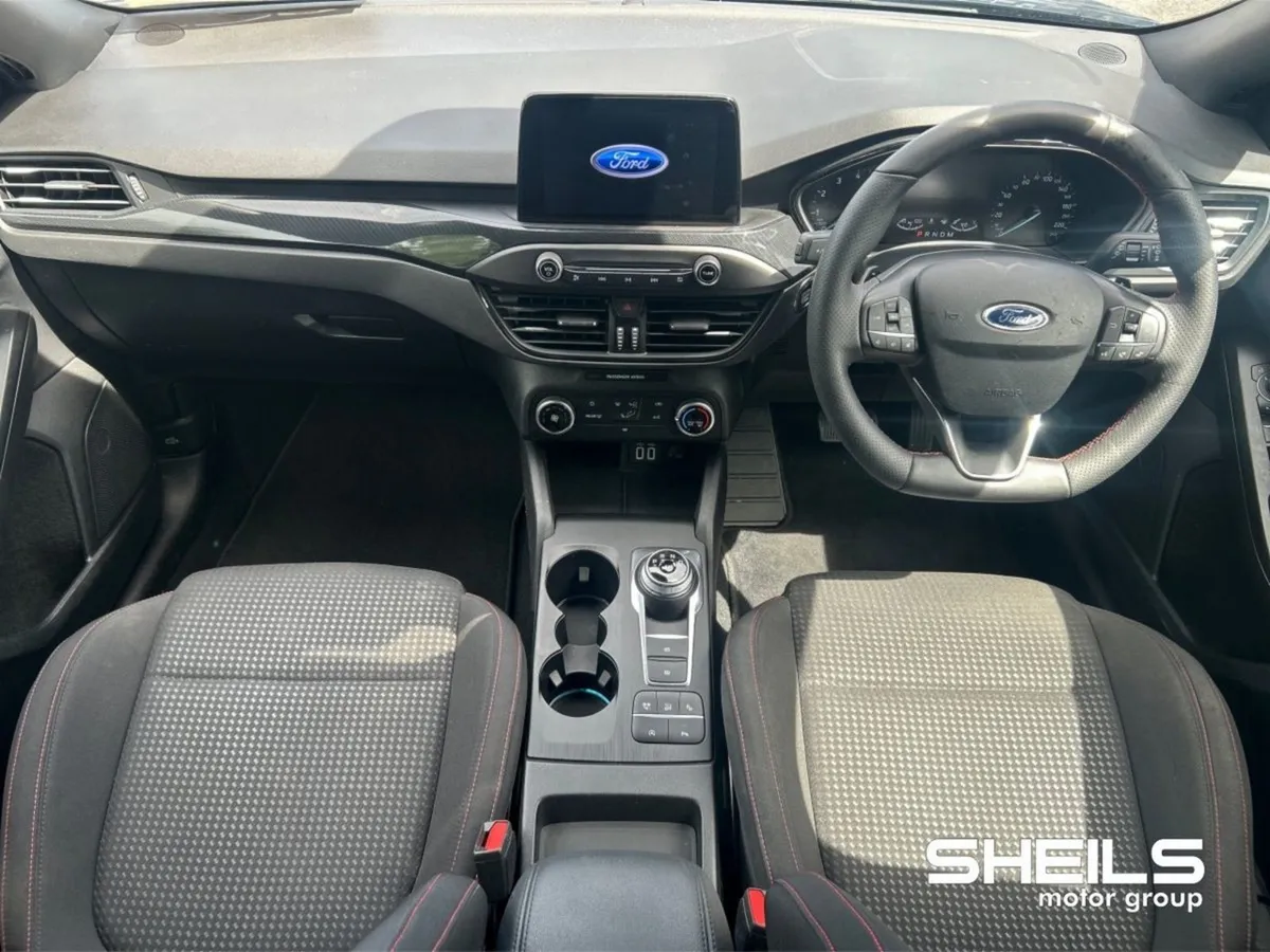 Ford Focus 1.0l Ecoboost 125PS St-line Auto - Image 3