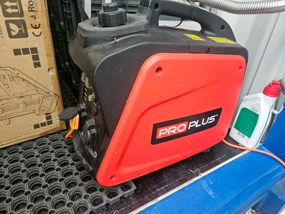 Pro plus 1700 Watt Low Noise Suit Case Generator - Image 1
