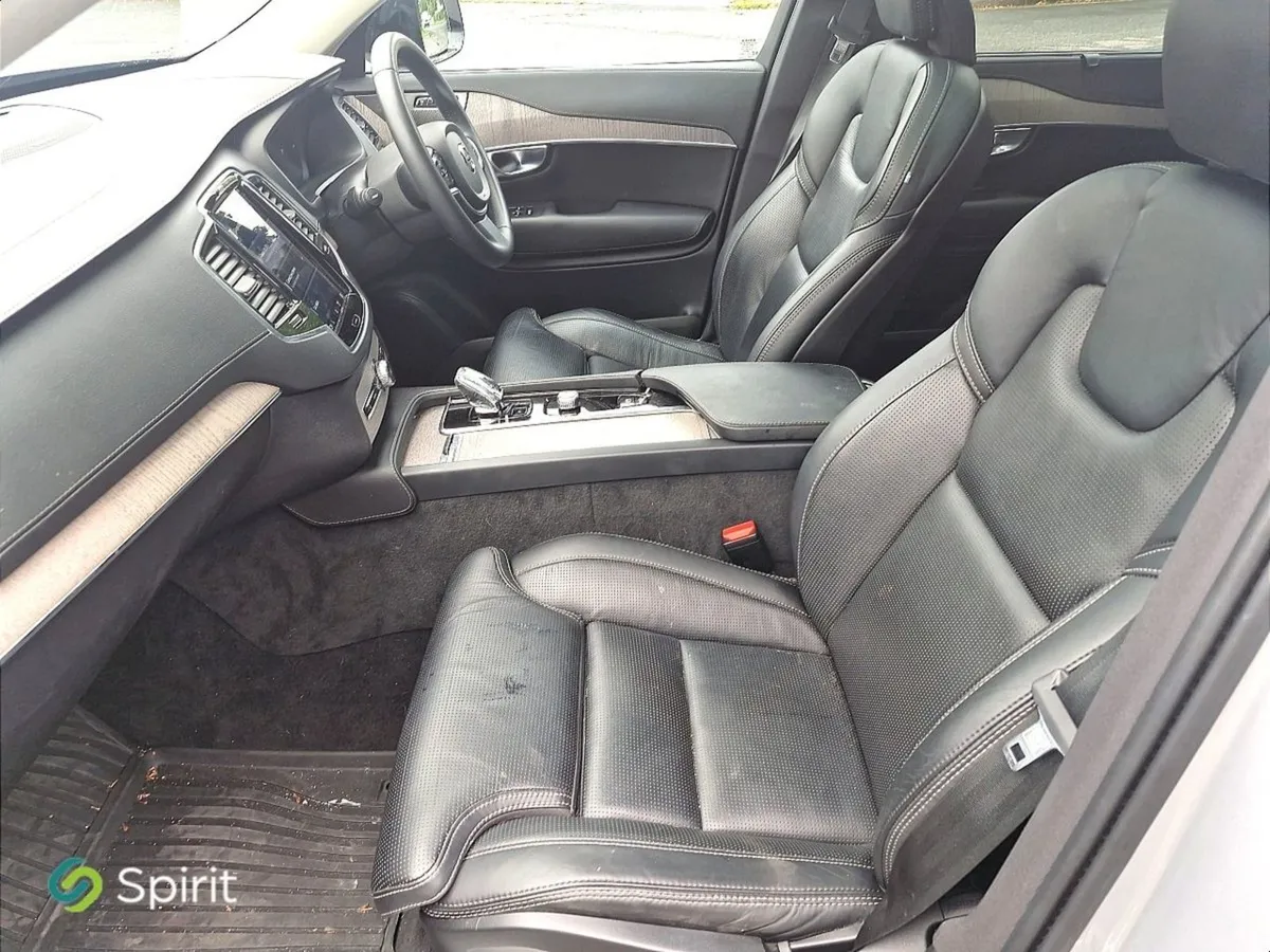 Volvo XC90 T8  plug In Hybrid  Plus (dark Theme) - Image 3
