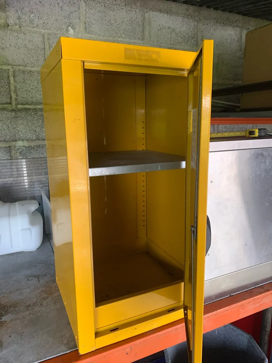 Chemical cabinet - Image 2