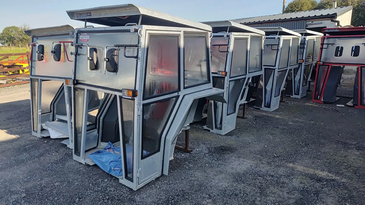 MF 135 CAB  FULLY GALVINISED - Image 1