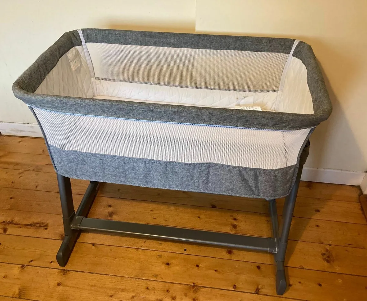 Babylo Cozi Sleeper Bedside Crib + Mattress - Image 1