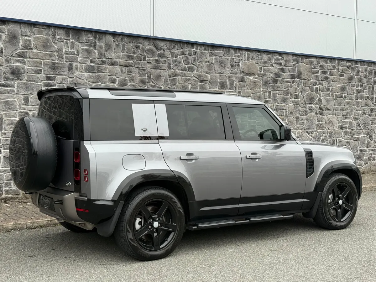 2021 Land Rover Defender 110 X-Dynamic SE P400e - Image 3