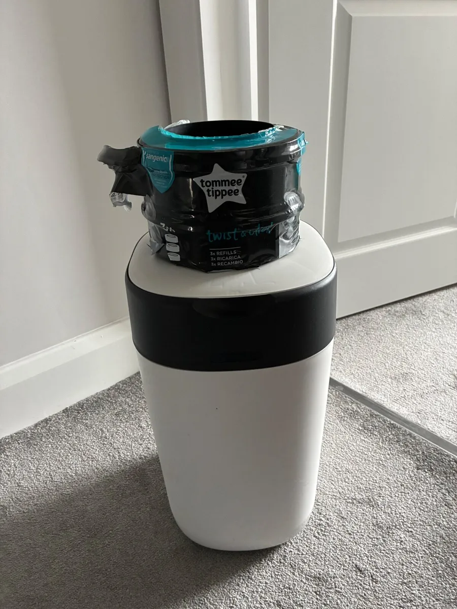 Tommee Tippee Twist and Click and refillls - Image 1
