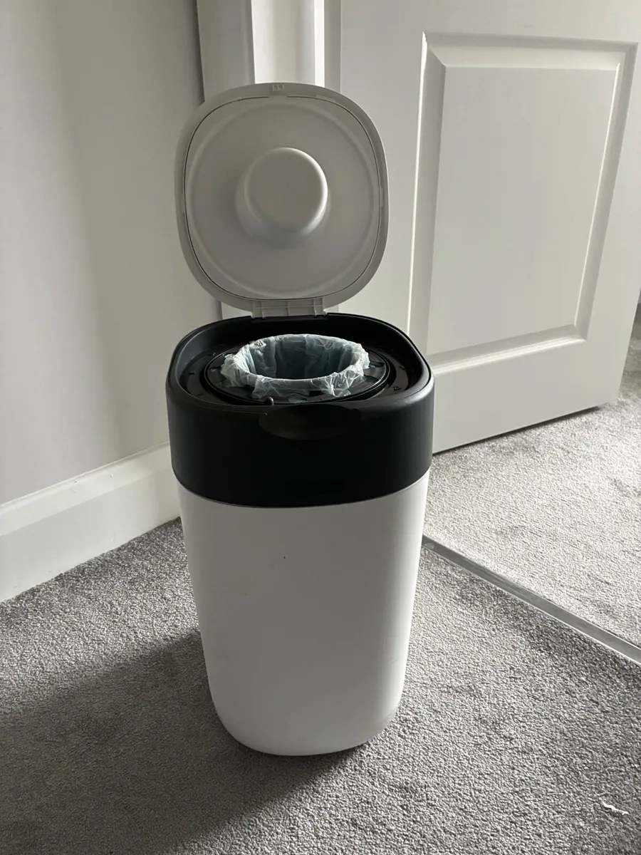 Tommee Tippee Twist and Click and refillls - Image 2
