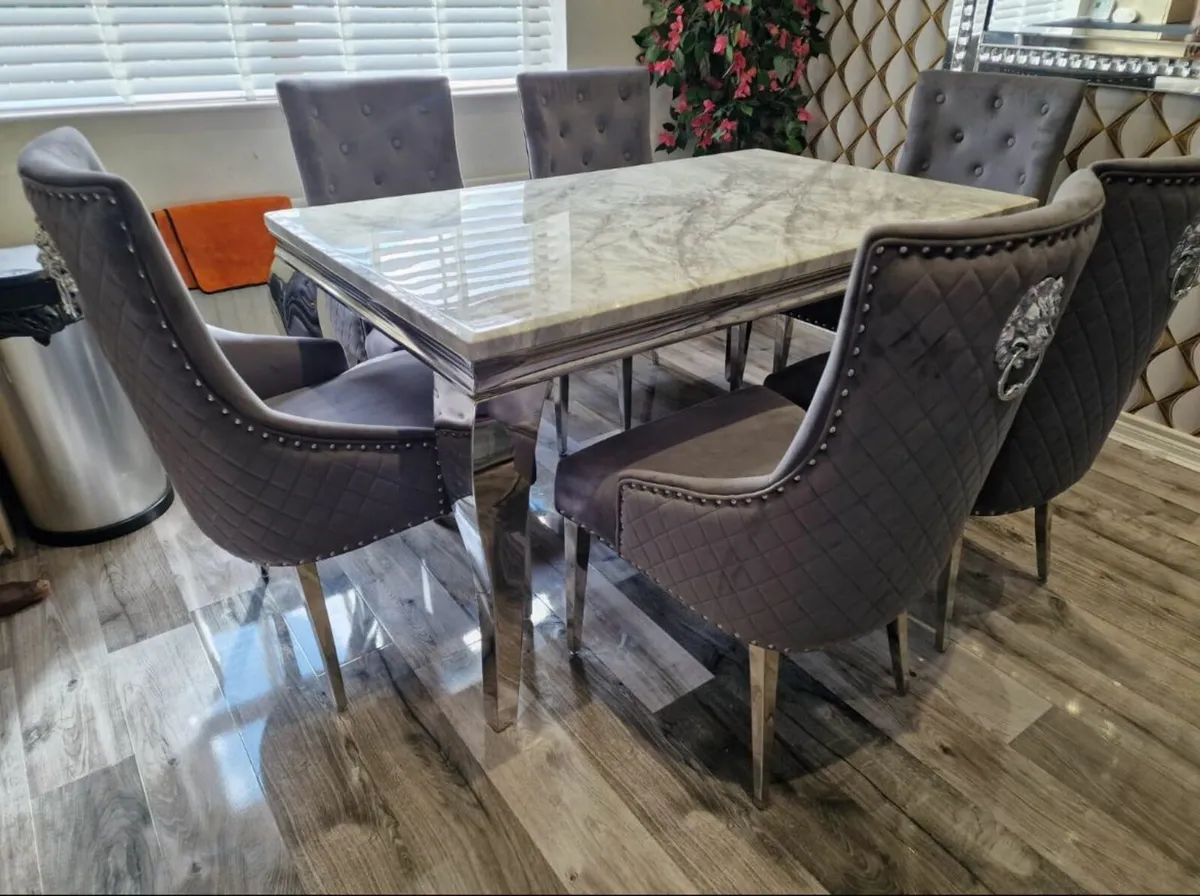 Louis marble table + Chair - Image 1