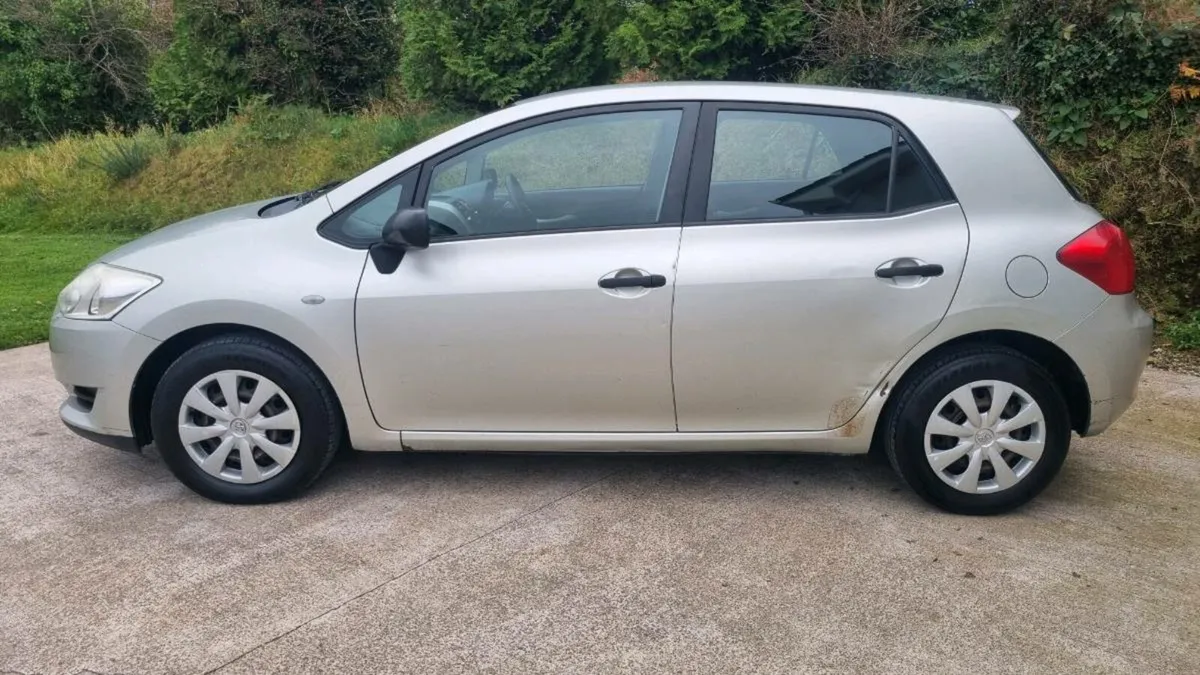 TOYOTA AURIS 1.4 DIESEL FULLY REFURBISHED - Image 2