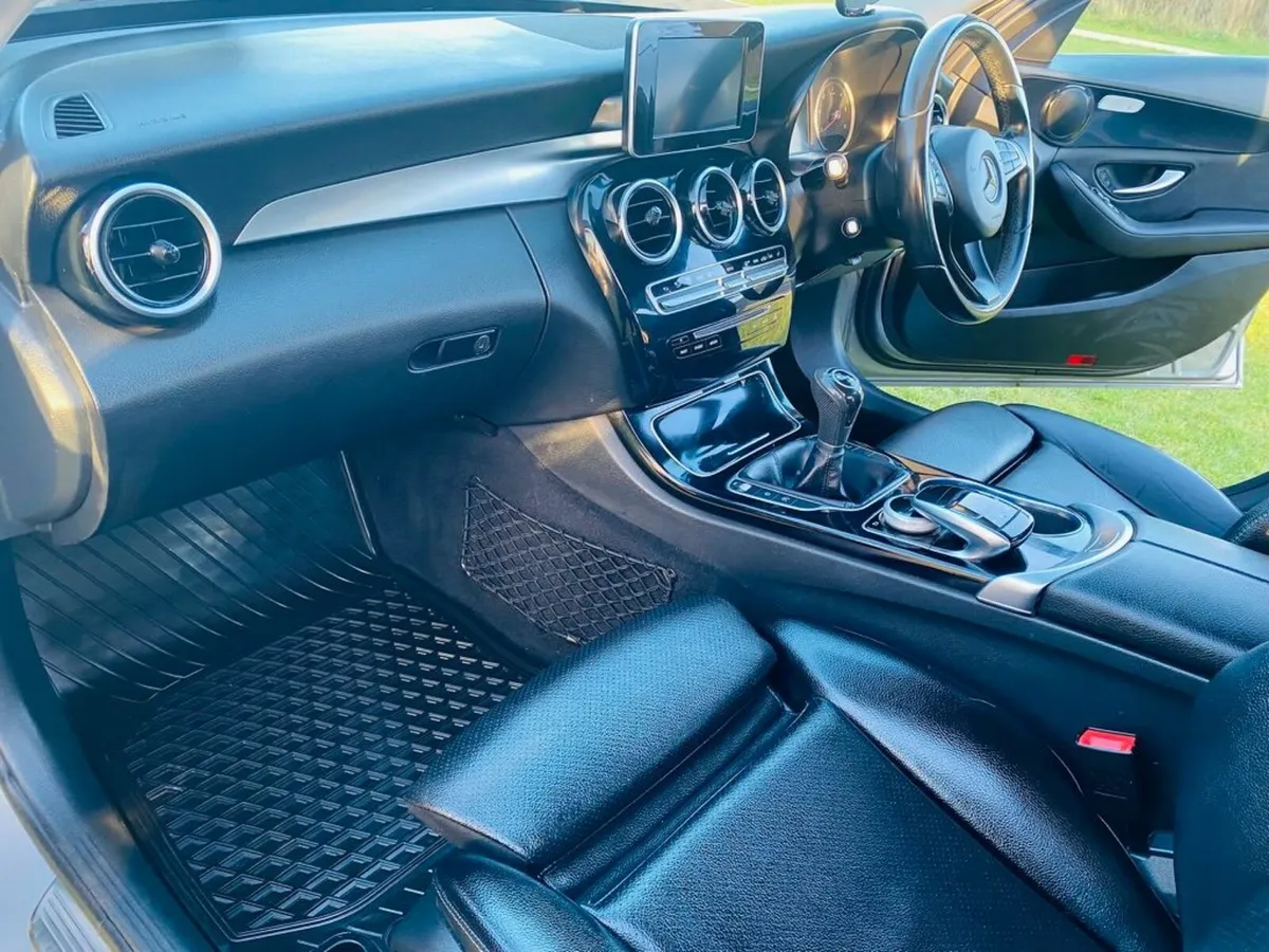 Mercedes-Benz C-Class 2016 - Image 2