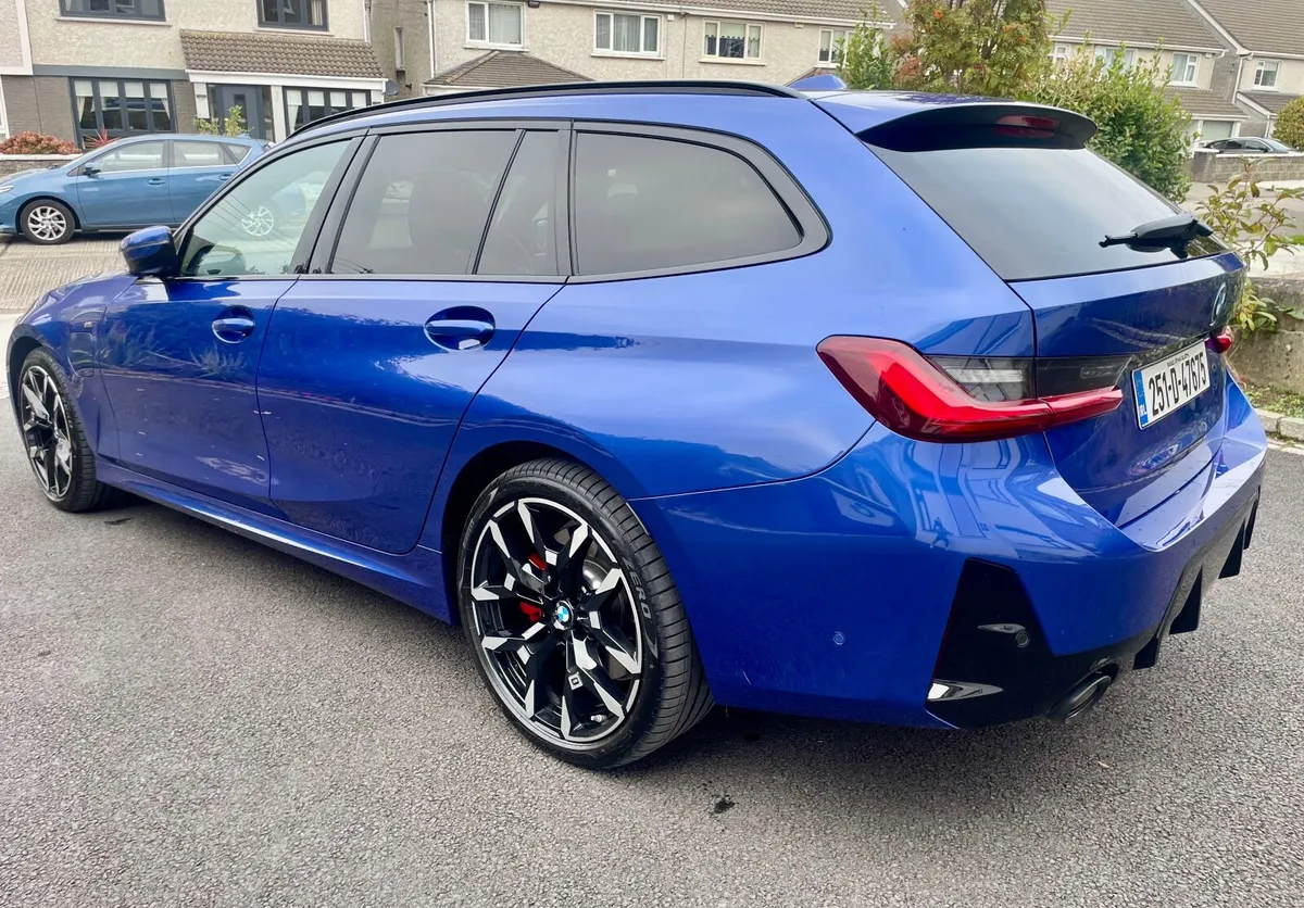 BMW 330e M Sport Plus Touring 22.3 kWh battery - Image 2