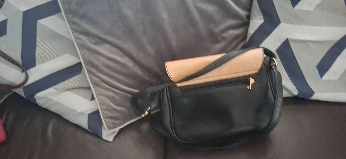 Almost New bags - Image 3