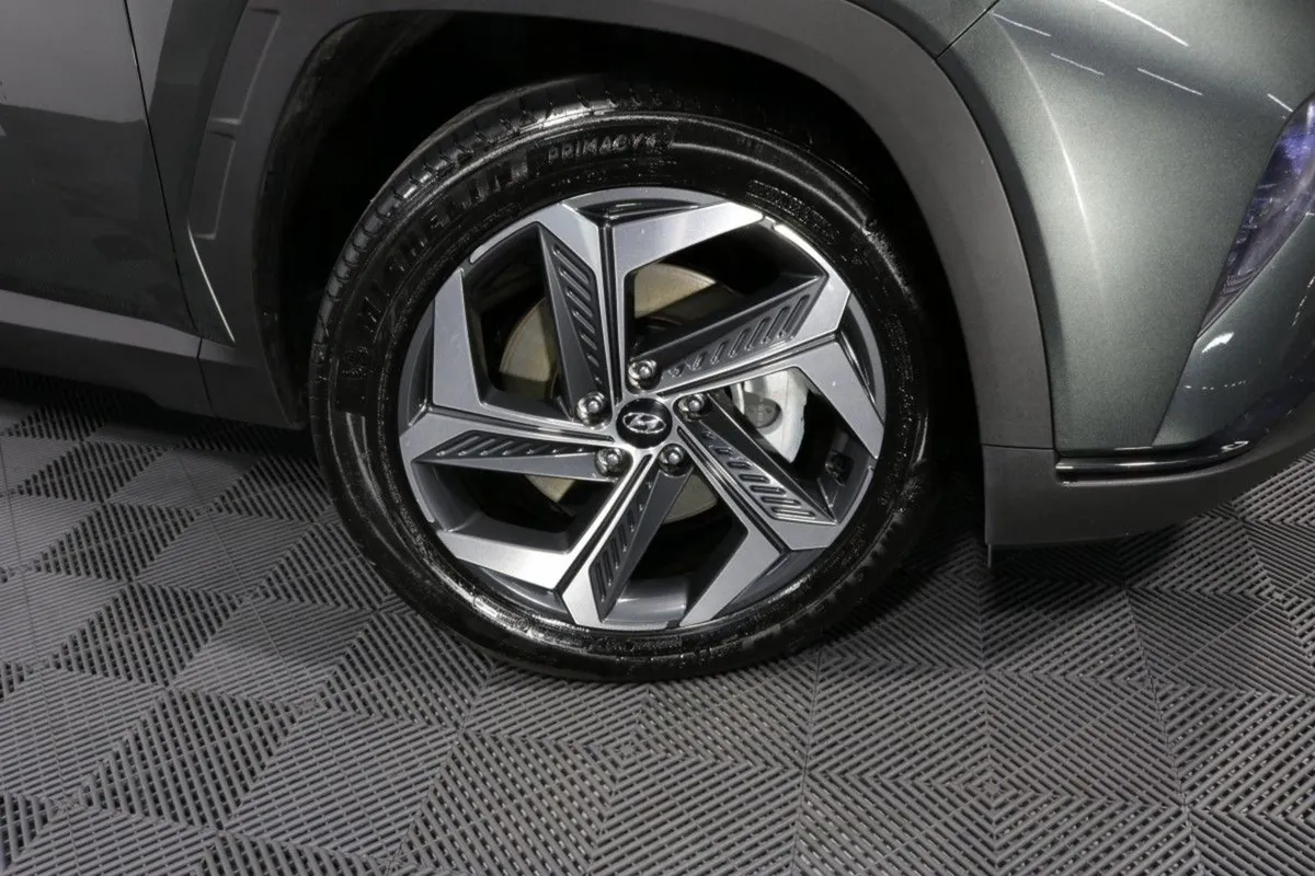 Hyundai Tucson Plug IN Hybrid EX Demo Executive P - Image 4