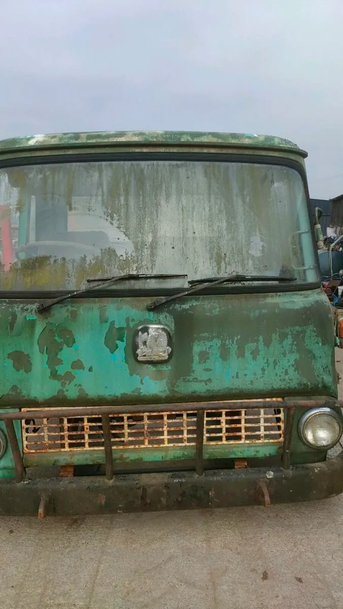 Bedford lorry cab - Image 2