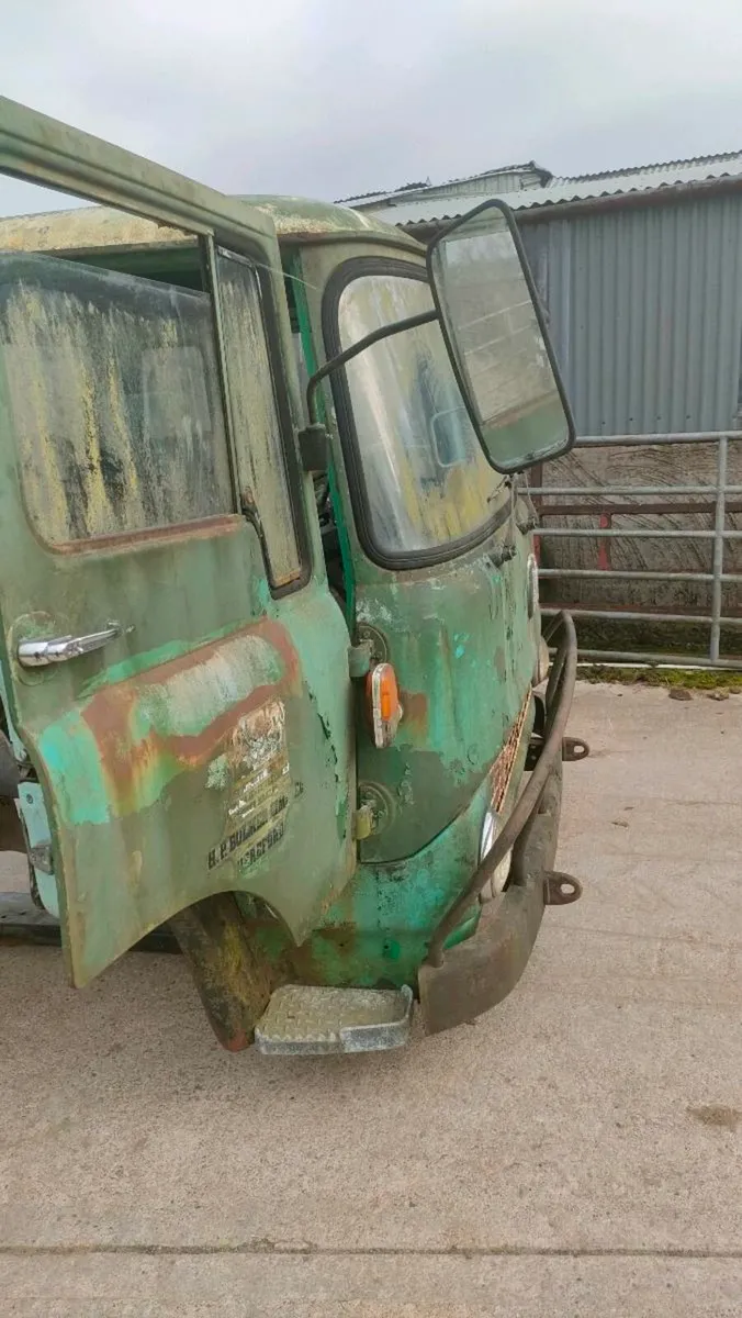 Bedford lorry cab - Image 3
