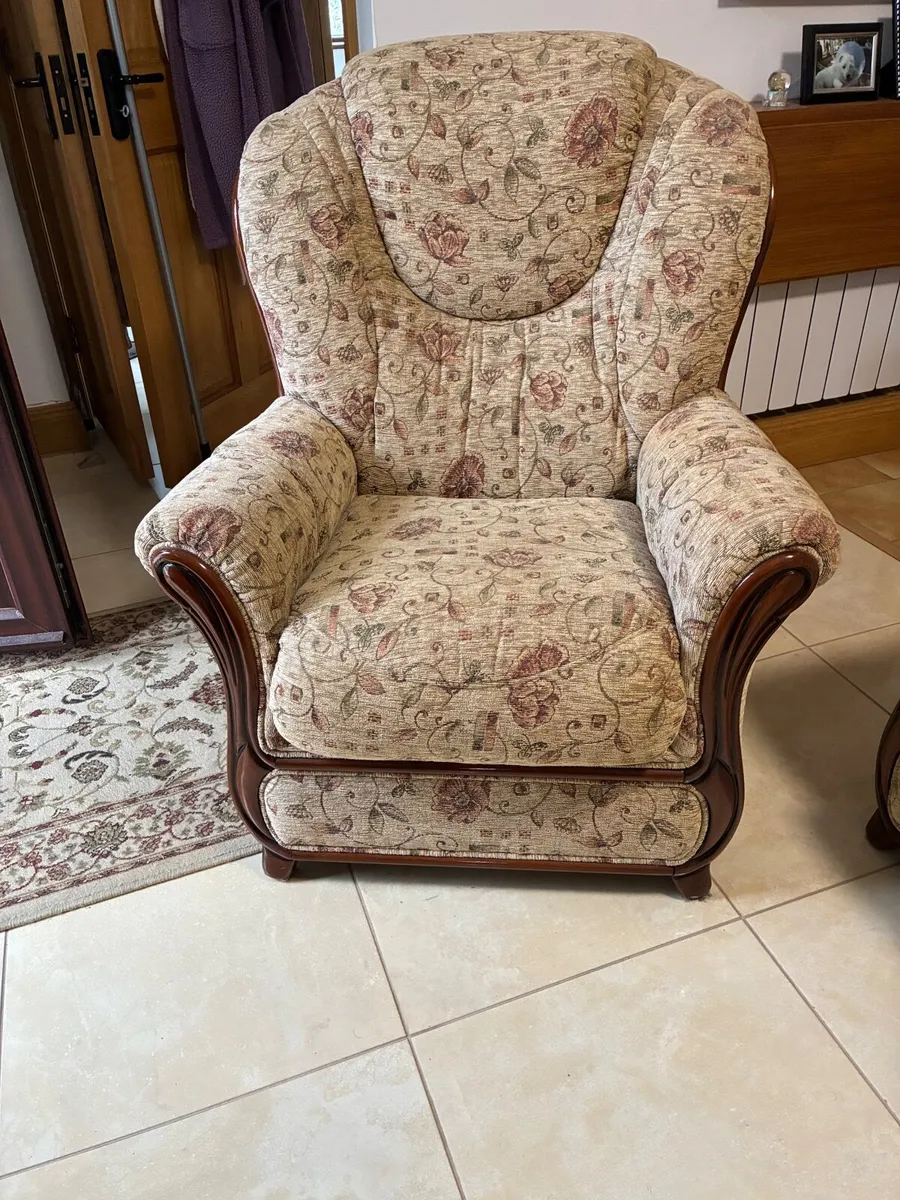 Three piece suite. - Image 1