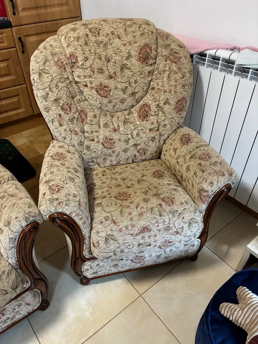 Three piece suite. - Image 2