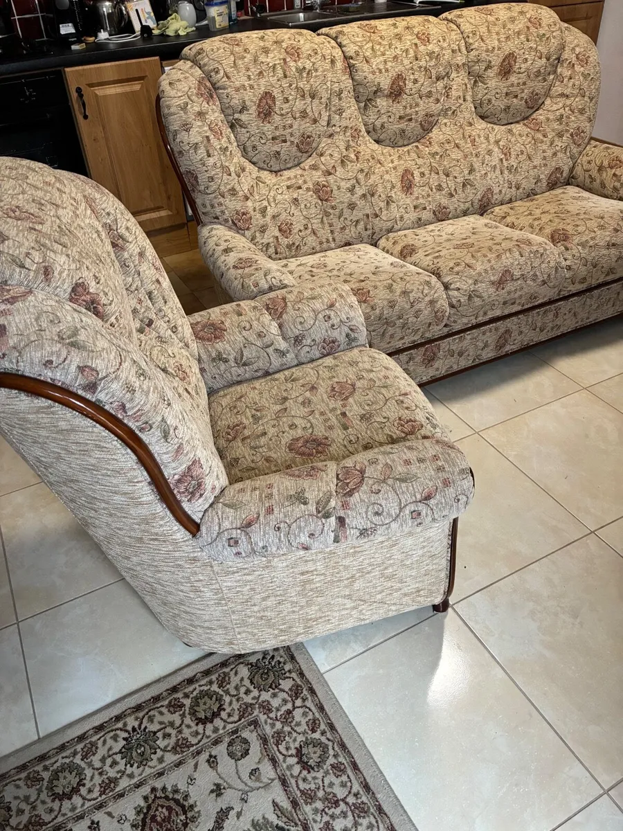 Three piece suite. - Image 3