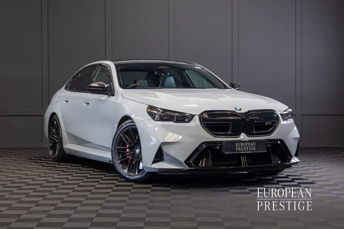 2025 BMW M5 (G90) - Image 1