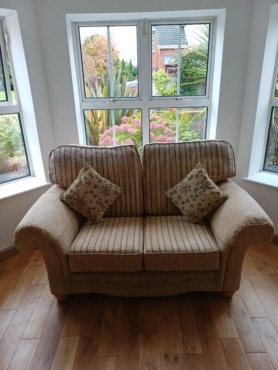 3 Piece Sofa - Image 4