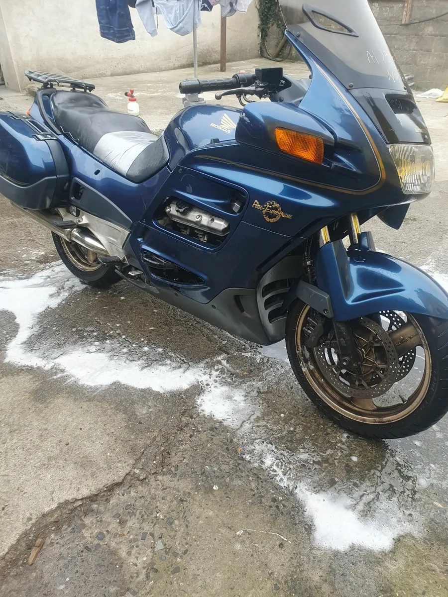Honda pan European - Image 1