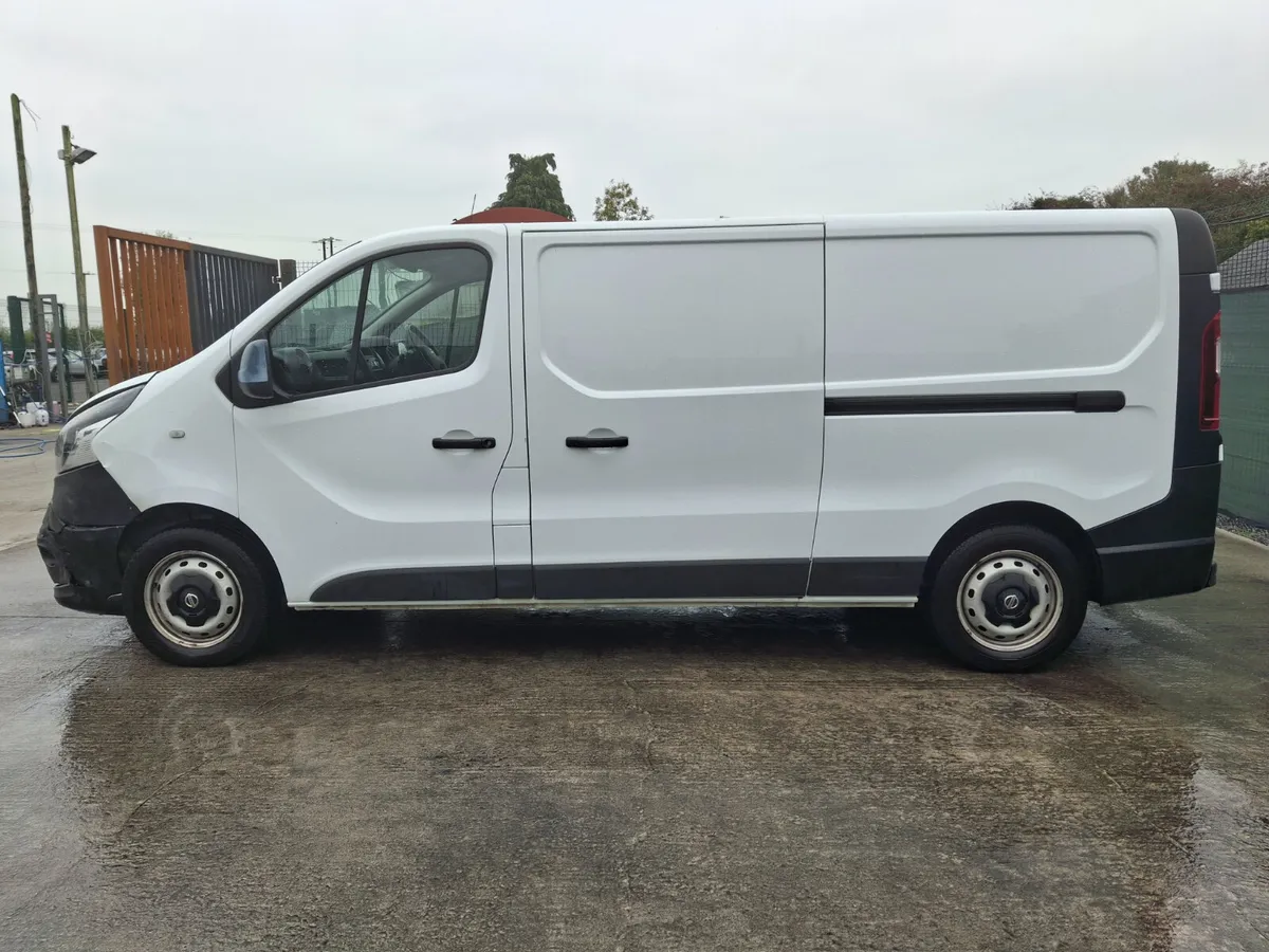 201 Nissan NV300  2.0 Diesel - Image 2