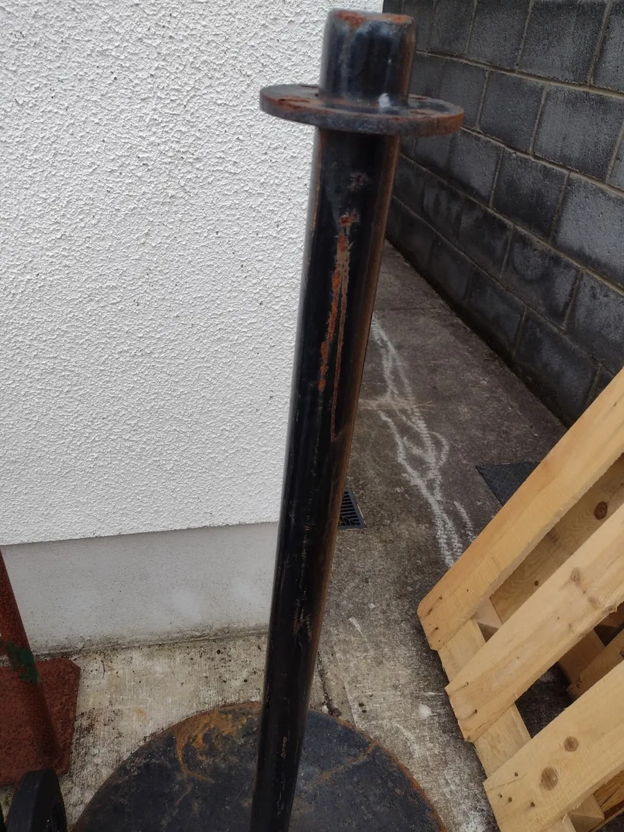 3 very heavy patio /cafe posts - Image 2