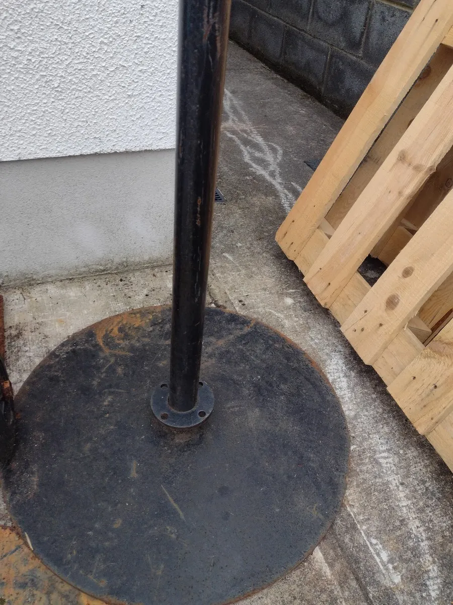 3 very heavy patio /cafe posts - Image 1