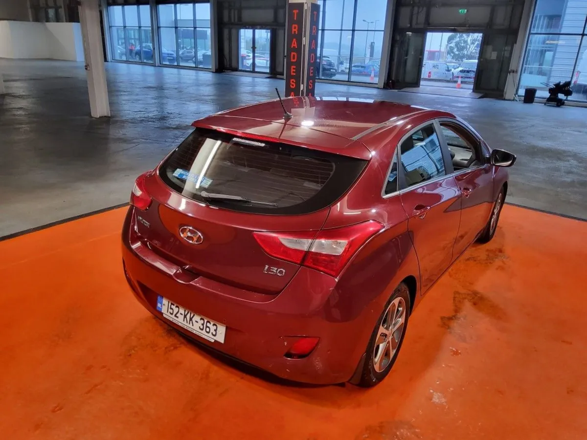 Hyundai i30 1.6 Diesel Deluxe Auto - Image 3