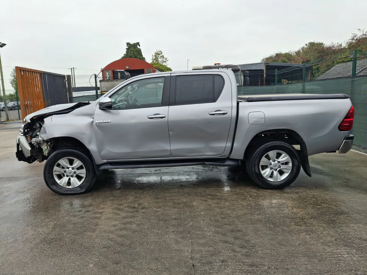 2019 Toyota Hilux  2.4 Diesel  Manual - Image 3