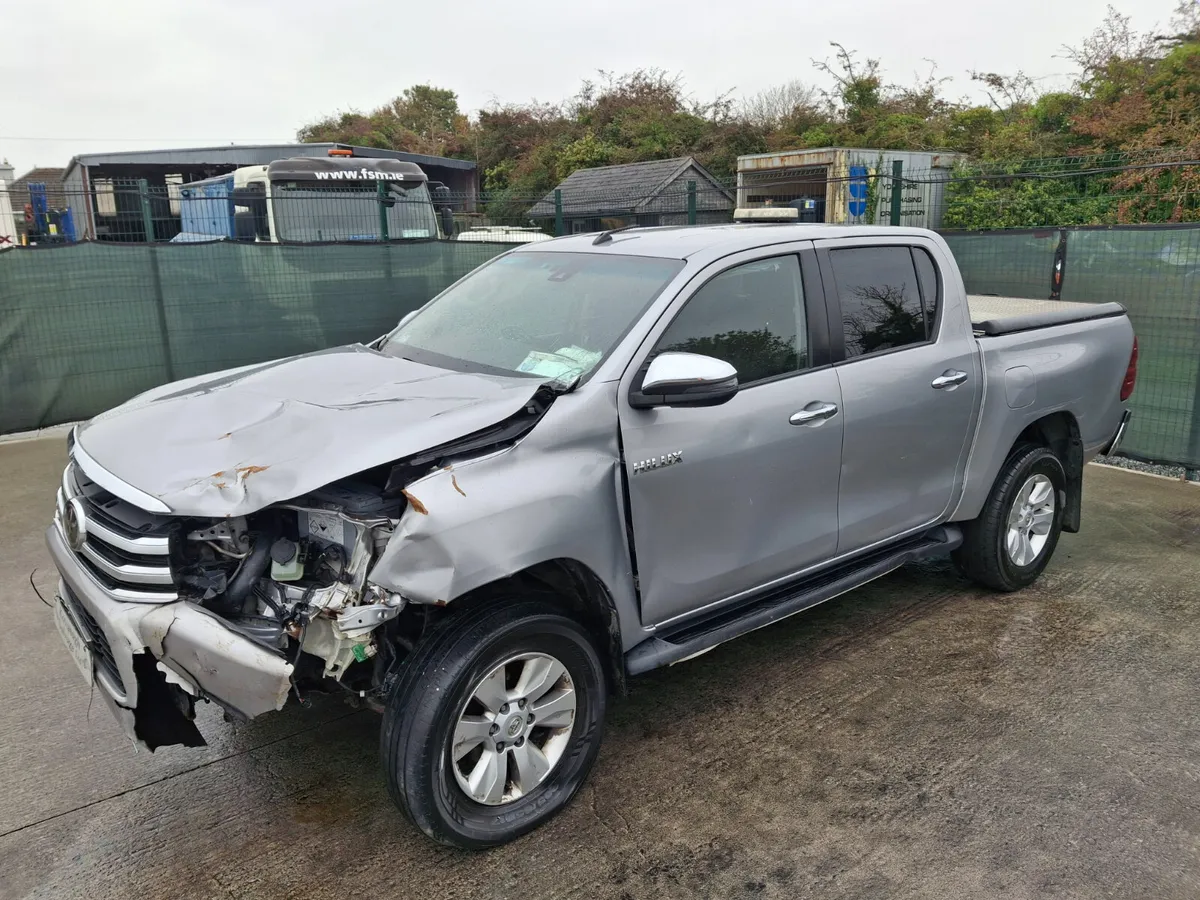 2019 Toyota Hilux  2.4 Diesel  Manual - Image 4
