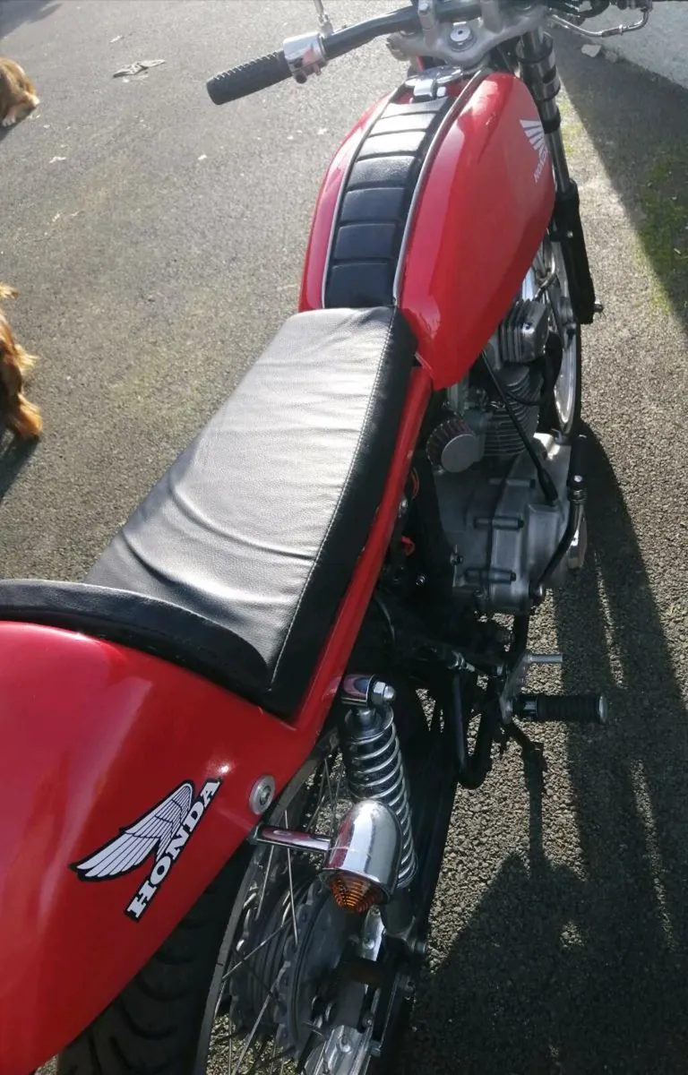 1977 honda cd200, cafe racer - Image 3