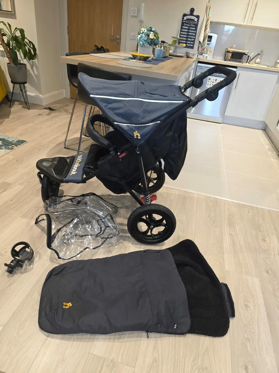 Out N About single stroller IMMACULATE - Image 1