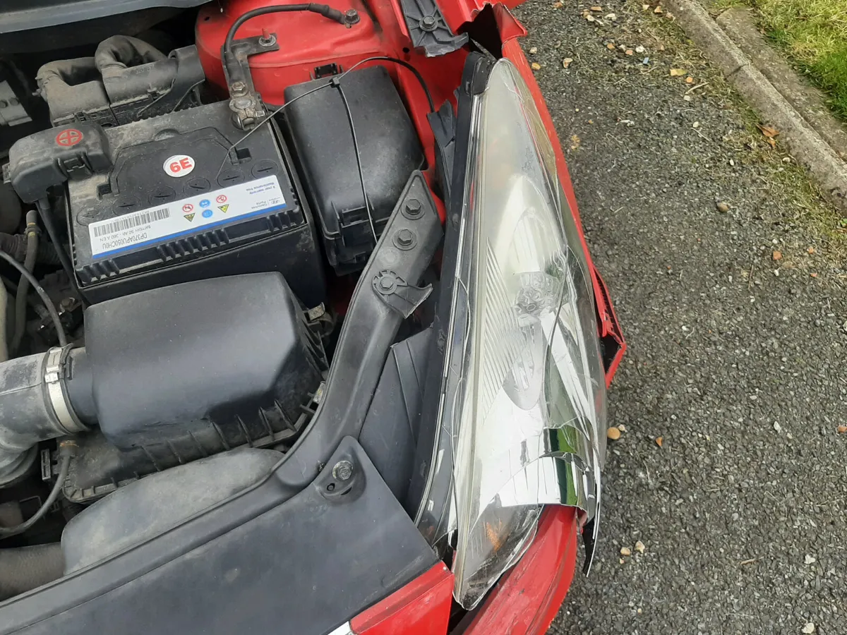 HYUNDAI i20 AUTOMATIC 2010 - Image 3