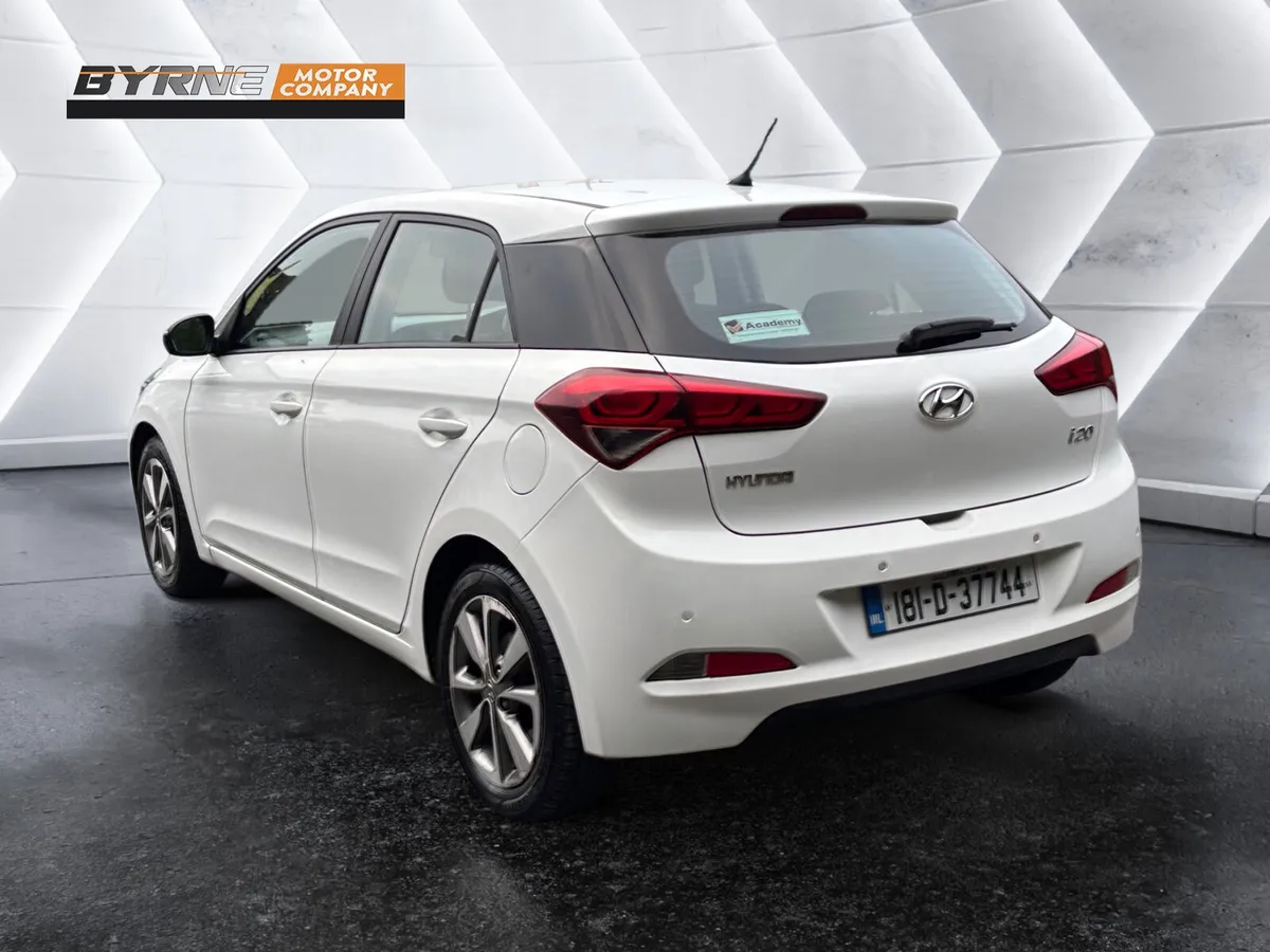 HYUNDAI i20 1.2 DELUXE 2018 - Image 3