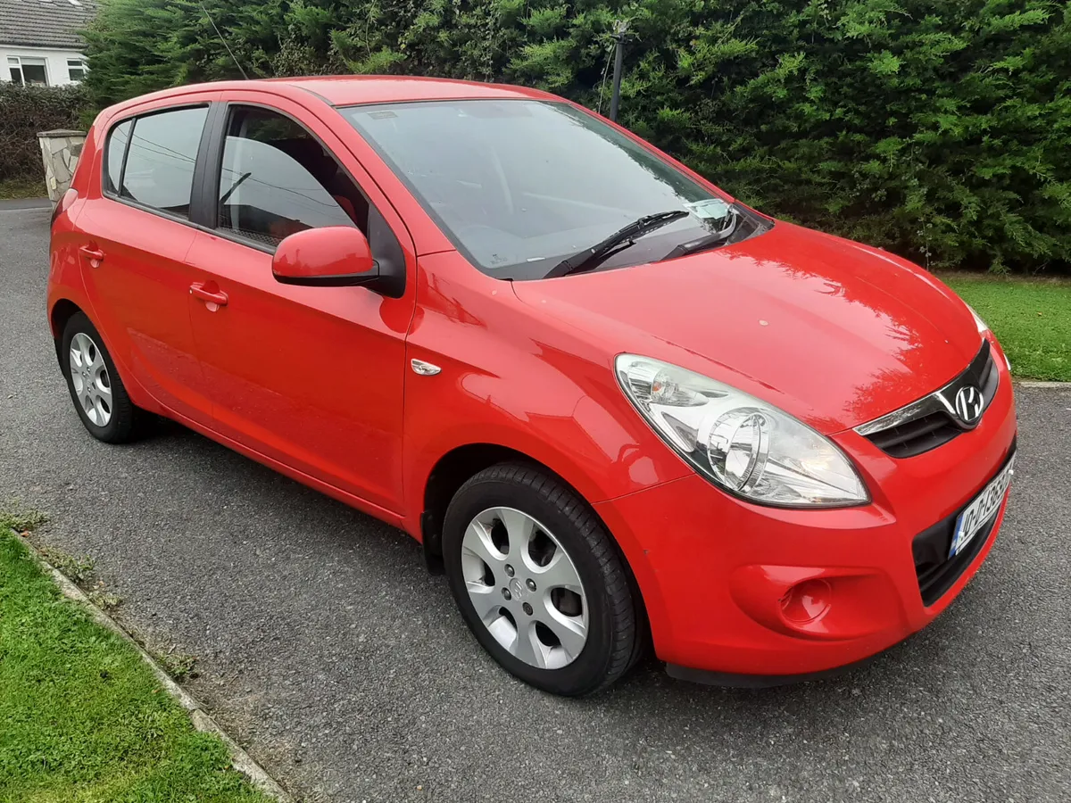 HYUNDAI i20 AUTOMATIC 2010 - Image 1