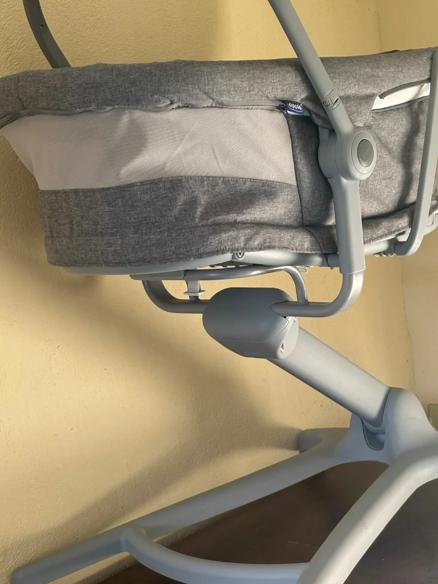 cot/toddlers cot, 5 in 1 crib, baby changing unit. - Image 3