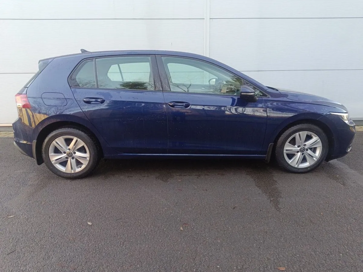 Volkswagen Golf 2.0 TDI 115HP Life DSG Auto 5dr - Image 2