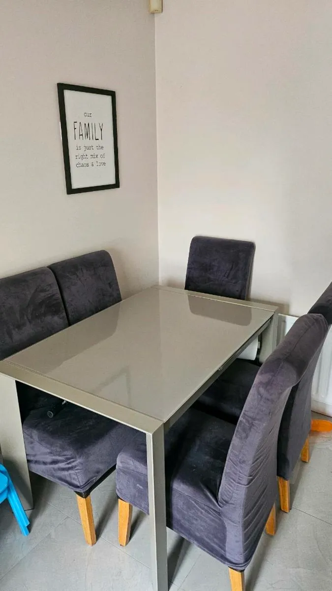 Kitchen table - Image 1