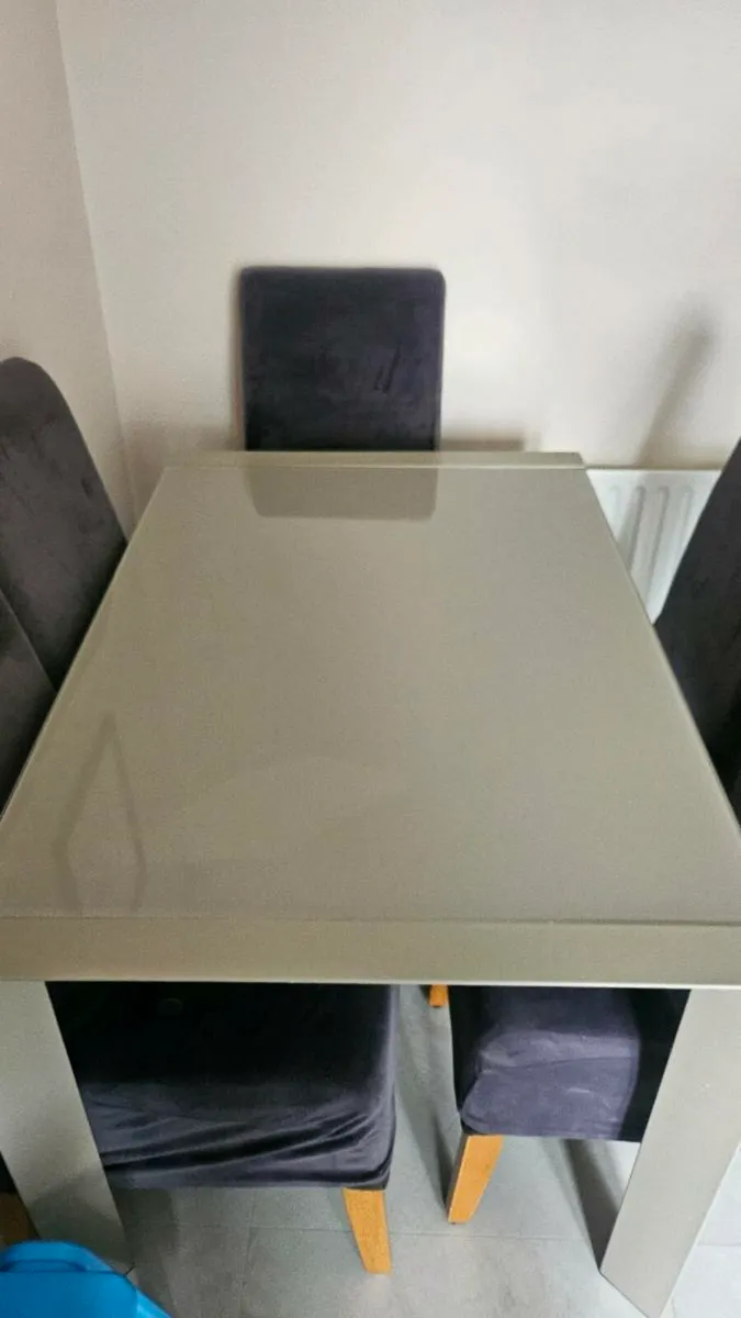 Kitchen table - Image 2