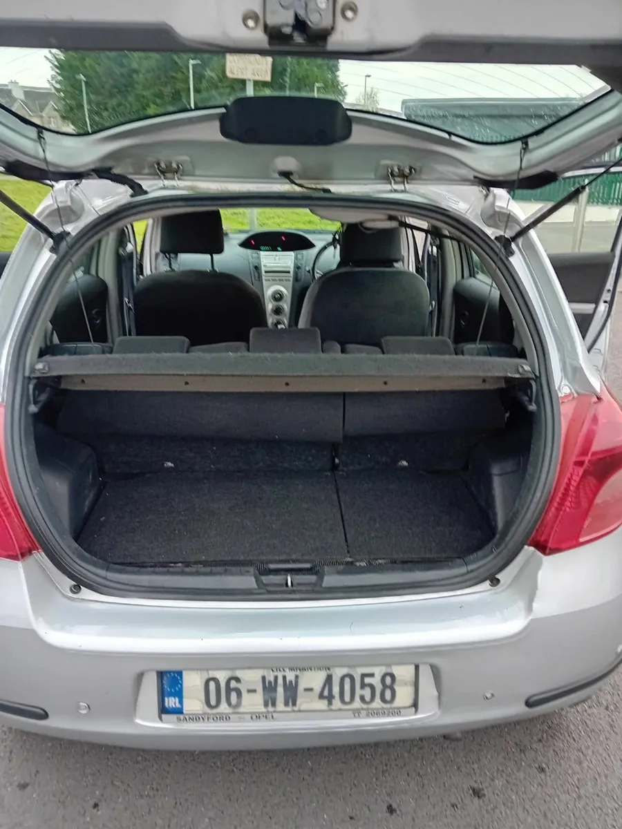 Toyota Yaris 2006 - Image 2