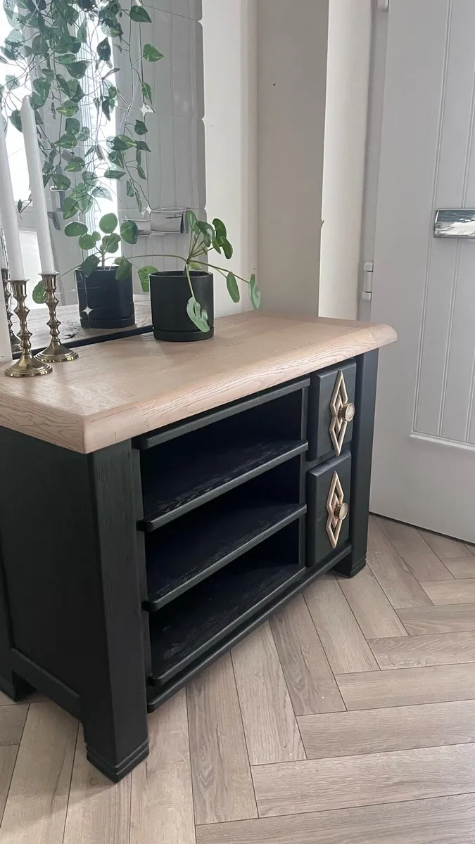 Beautiful💚 Solid oak tv stand or side table 🌟 - Image 2