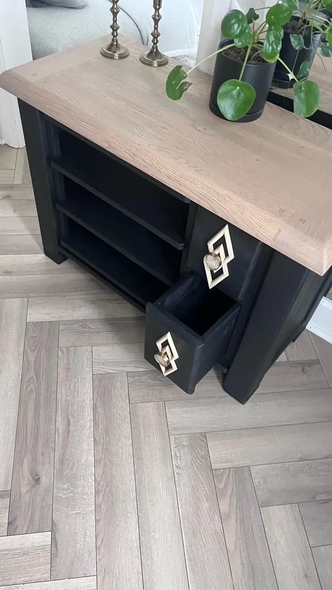 Beautiful💚 Solid oak tv stand or side table 🌟 - Image 4