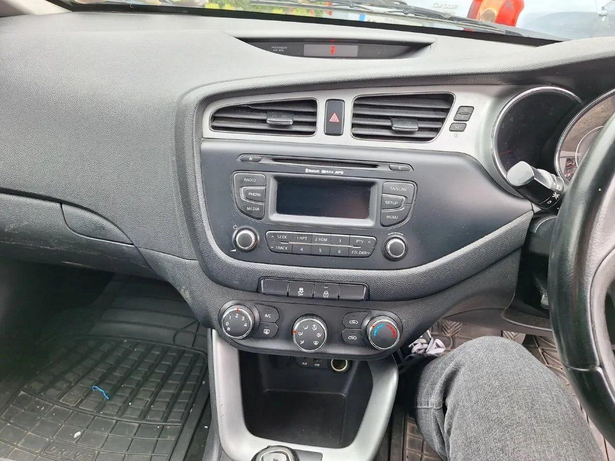 Kia Ceed 2012 - Image 4